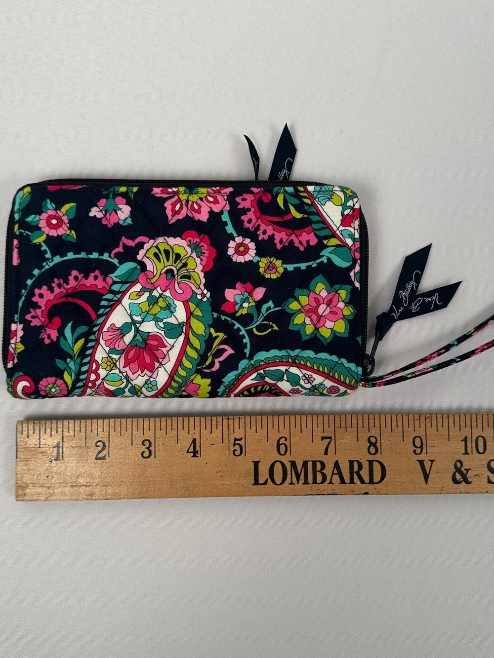 Vera Bradley NWOT Navy Quilted Floral Wristlet Retired Petal Paisley NEW